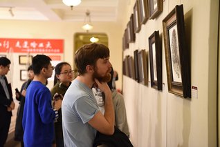 移动端与电脑端入口保持一致